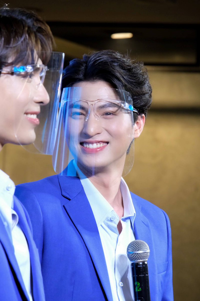 now when he smiles.....its safe to say there's no other word to describe him except beautiful. mew wasn't wrong about how he reminds him of a sunflower because when gulf smiles genuinely, his entire face lifts up like bread and everything about him (and the world) just softens.