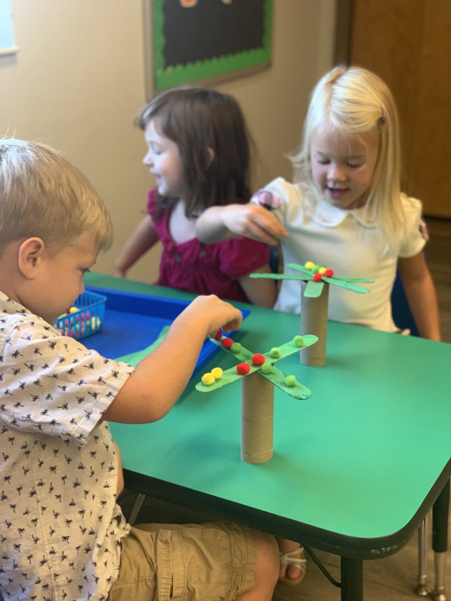 LLday_pre's tweet photo. Ten Apples 🍎 Up on Top 🍏 #mwfpreschool https://t.co/sQJfNgAgch