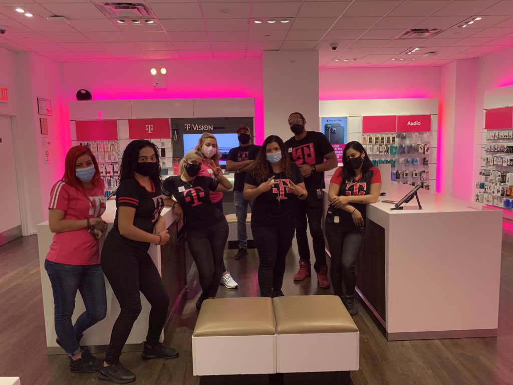 MsSashaFierce23's tweet photo. QCM back in business 🤑🤑 @jorge_molina23 https://t.co/Pfezda4Qwo