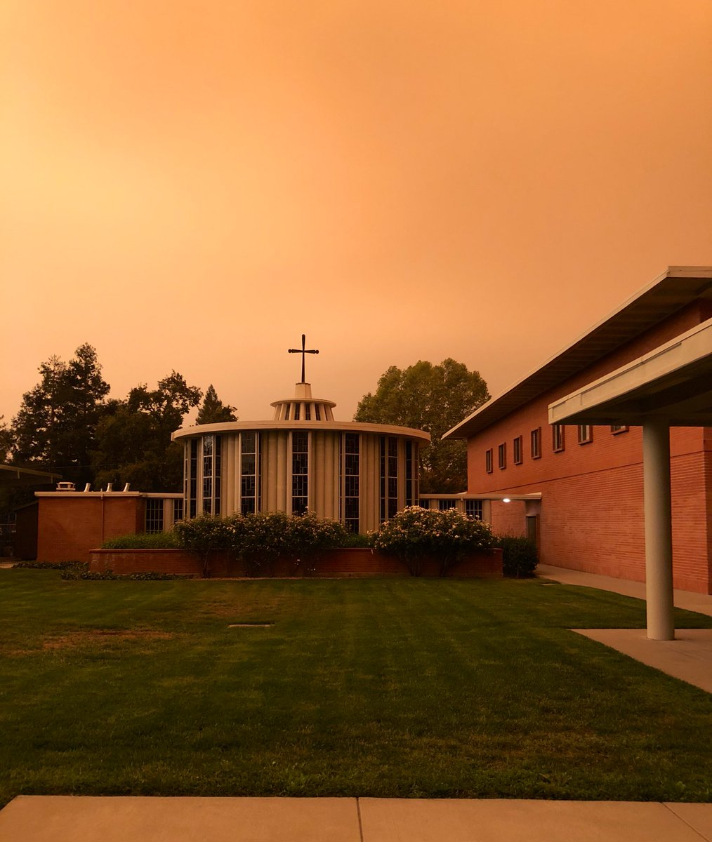 Carondelet_HS's tweet photo. Our orange sky over Carondelet. Be well today. https://t.co/sQktm0SU4P