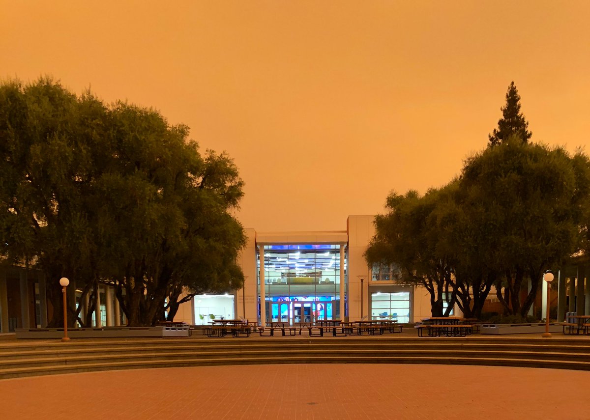 Carondelet_HS's tweet photo. Our orange sky over Carondelet. Be well today. https://t.co/sQktm0SU4P