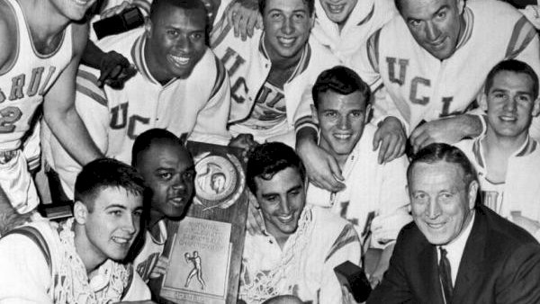 DarrinDonnelly's tweet photo. “Champions never complain, they are too busy getting better.” – John Wooden https://t.co/9NH6vQUZPG https://t.co/Uuq07g5Fh1