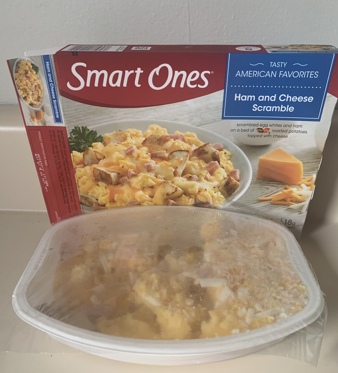 jpfit_4life's tweet photo. A little before and after with this ham and cheese scramble I made!
This ham and cheese scramble is not only high in protein, but it provides good carbs to your breakfast as well!
#jpfit4life #health #nutrition #personaltrainer #hamandcheese #smartones https://t.co/Fhx1a7CNvU
