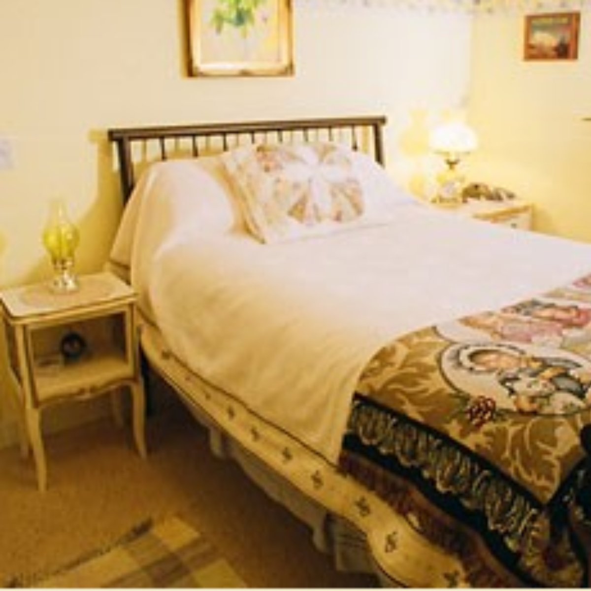 ChittendenHouse's tweet photo. After sleeping in one of our beds, we won't blame you if you never want to leave. https://t.co/eGL9bzxEhG