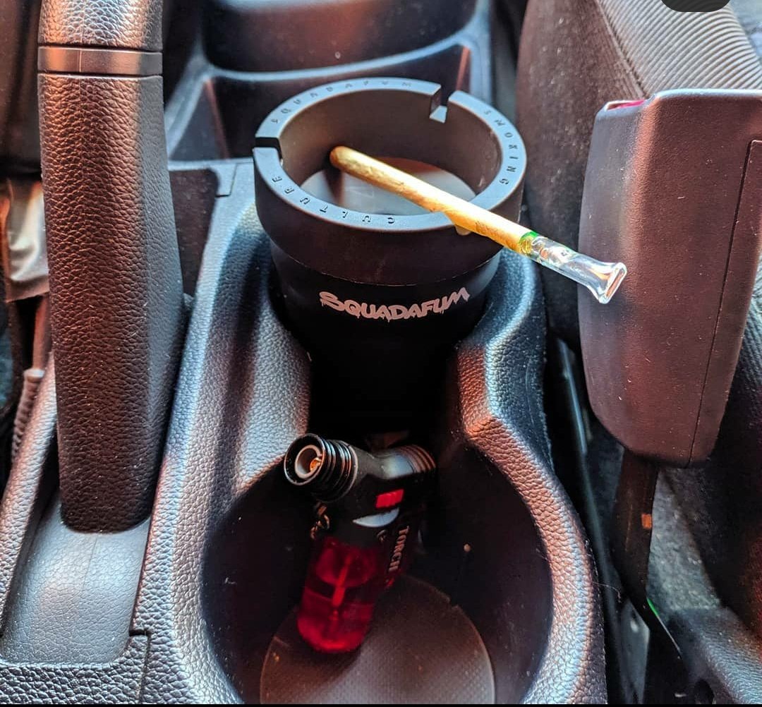 Cultura420br's tweet photo. Cinzeiro Turn Off @squadafum 💥
Cinzeiro perfeito para fazer aquela sesh no seu carro 🚘
💸Preço - 20,00
⠀⠀⠀⠀⠀⠀⠀⠀⠀
#cultura420 #tabaco #delivery #tabacaria #headshop #cinzeiro #squadafum #smoking #smokingculture https://t.co/EhNLb0TvKv