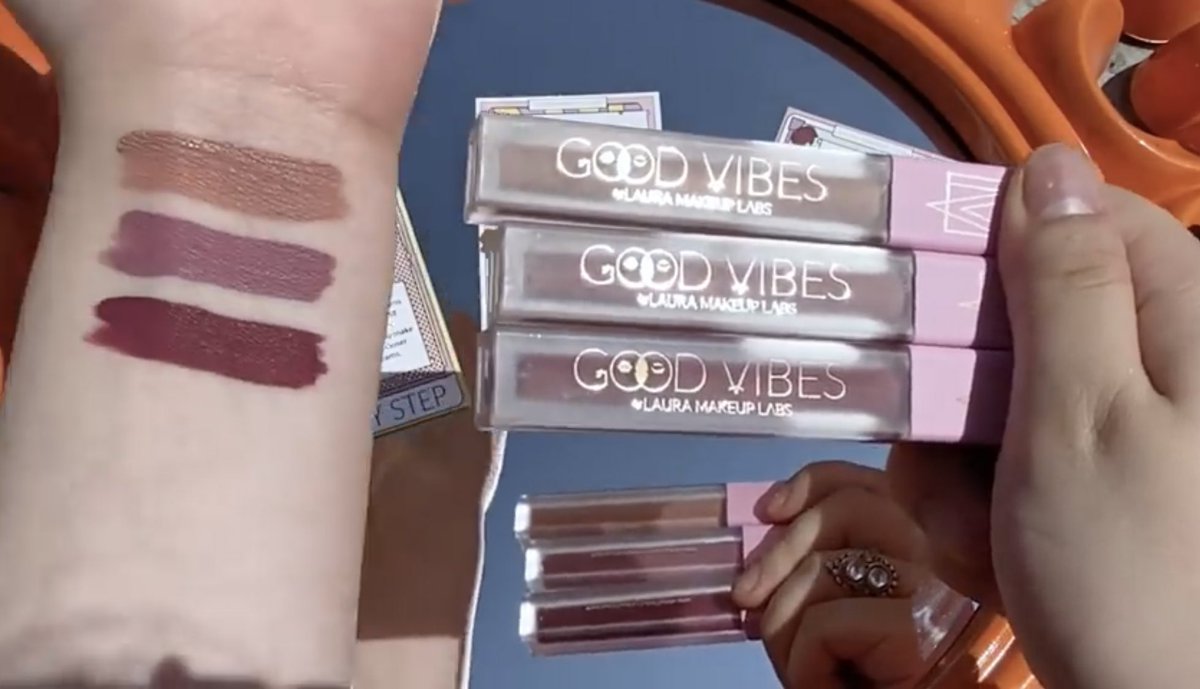FansLauSanchez's tweet photo. Cuál es su tono favorito? @laura_makeup 🥰🔮 https://t.co/PzeHj63V3E