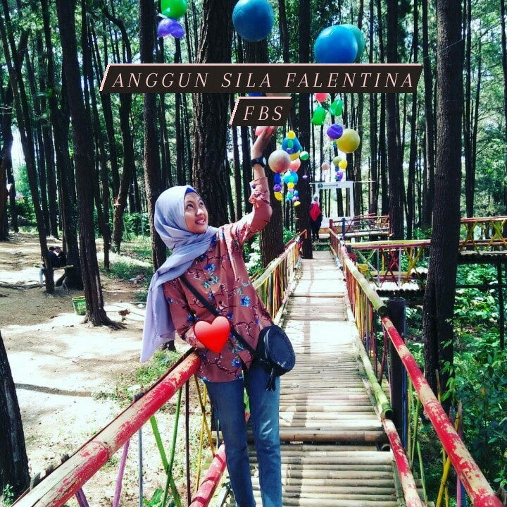 anggunsila2's tweet photo. 2021 ganti almamater jadi anak FT ❤🌻 https://t.co/9Bvmmzqwce