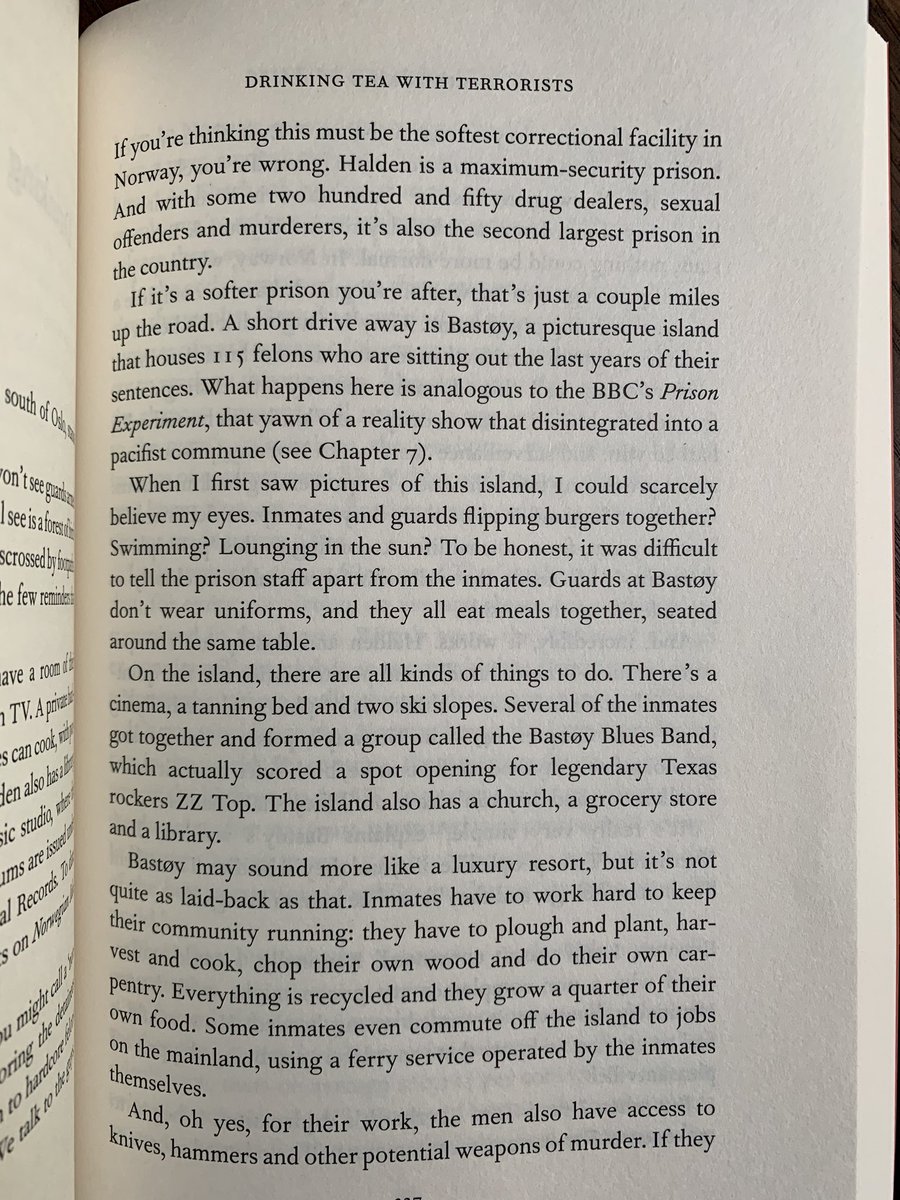 The book also shares examples of how Trust worked in Venezuelan Municipality election & in the open prison in Norway. In India too we have open prison experiment doing well &  @arakucoffeein coop is governed by Trust just as the communities live without locks & walls! (15/n)