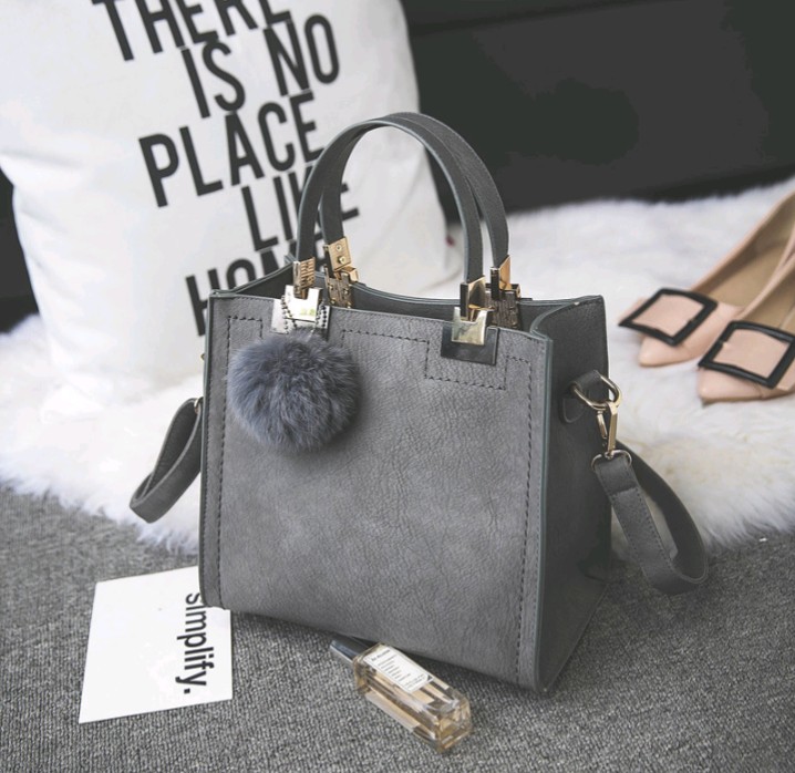 _theproductbabe's tweet photo. This shoe and bag is going together for 12000❤
The shoe is in size 39
Location is Ibadan,  kindly rt
@_DammyB_ https://t.co/0DqS53jXJz