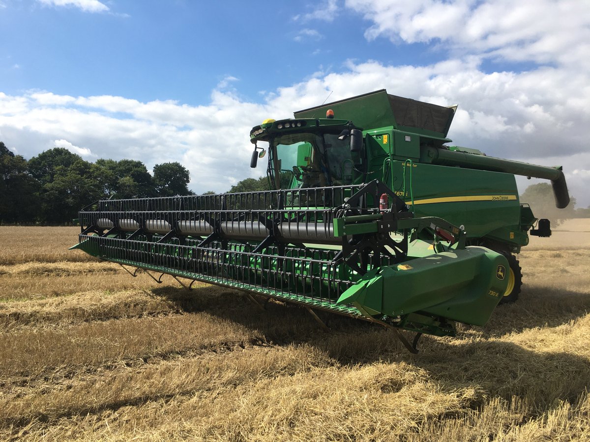 FarolLtd's tweet photo. Another sunny day and another demo with our model year 20 John Deere T670 HillMaster combine fitted with 730X header cutting spring barley. #Harvest20 #HillMaster #SpringBarley https://t.co/cY2OOJSUat