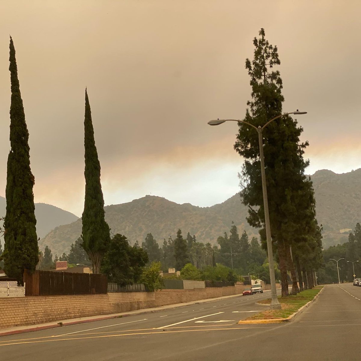 Miguelh25's tweet photo. Underneath a cloud of smoke. #BOBCATFIRE #bobcatfire2020 a big thank you to all public safety. Stay safe! https://t.co/YIba4rKYyH