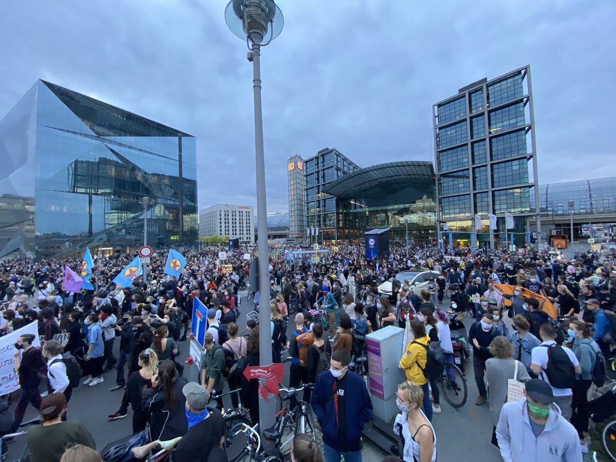 Erik Marquardt tweet media