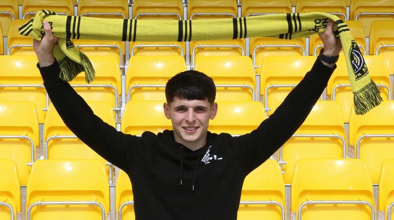 Connor Kirby:  @HarrogateTown The central midfielder, who turns 22 tomorrow, spent last season on loan at Macclesfield Town from Sheffield Wednesday.He has now left  #swfc, moved permanetly to  #ProudToBeTown, and could prove a quality signing for the  #EFL newcomers.