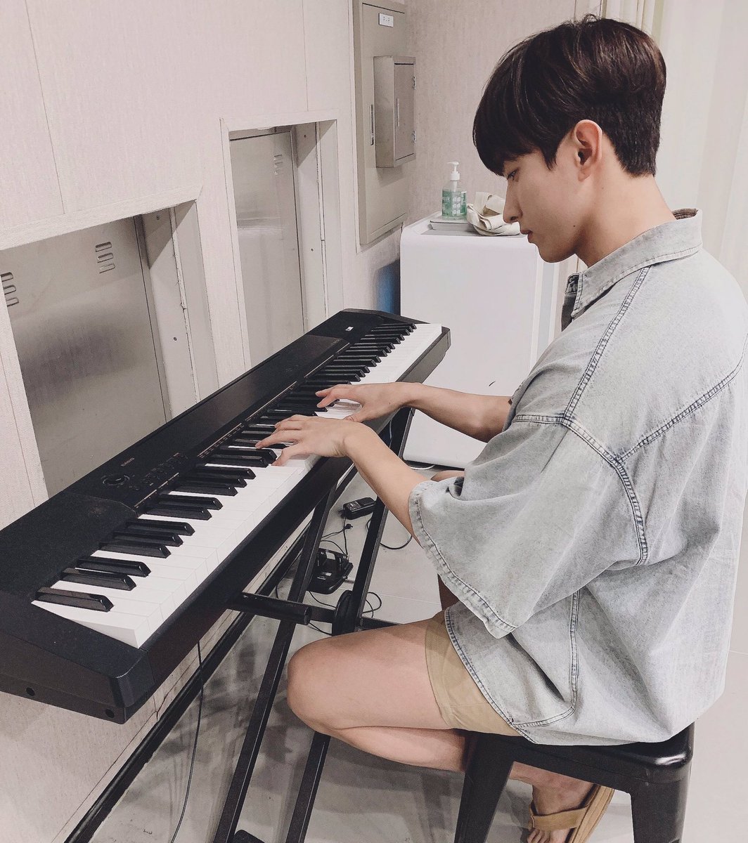 cuties gathering> i adore u guys > yall are just smiles all the time > when u guys laugh its loud as hell > u either cry over how dk is so cute or how hot he is > ur the friend thats reliable and just down to go places > i like u guys, be my friend> ult cheol/han/jun/vern