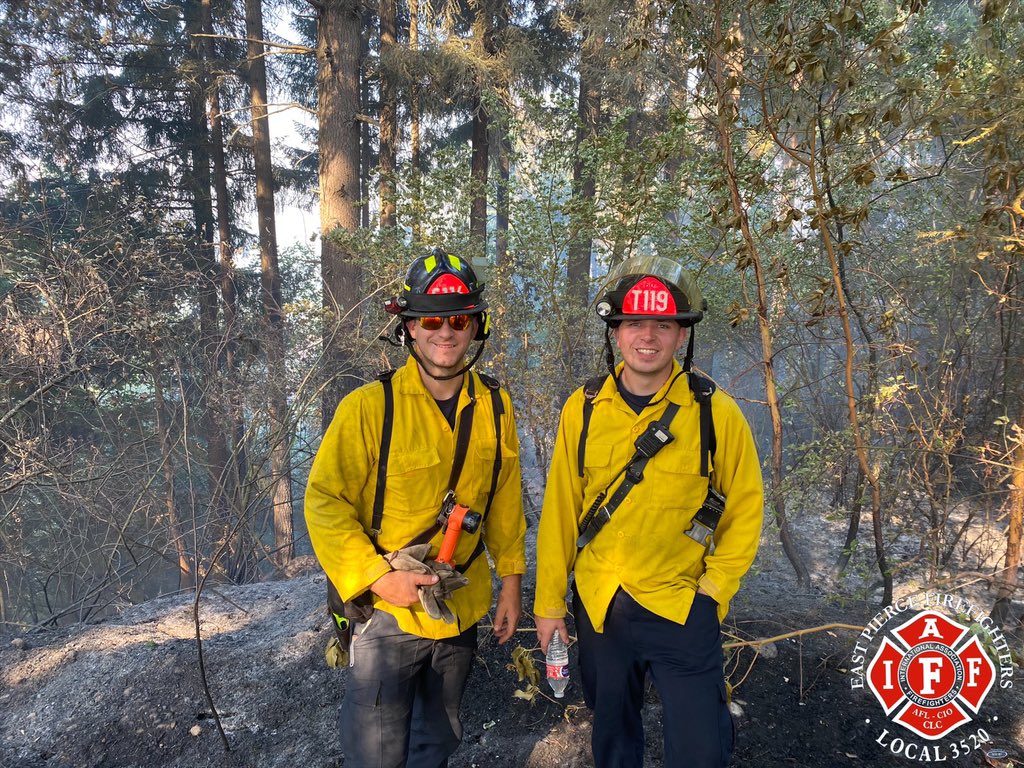 EastPierceFFs's tweet photo. Crews are staying positive and continuing to work tirelessly day and night. Thank you for continued outreach and support. You may not be able to see us, but we’re thriving on your support and positivity. #IAFF #SumnerGradeFire #PierceCounty https://t.co/2MIxQvthQh