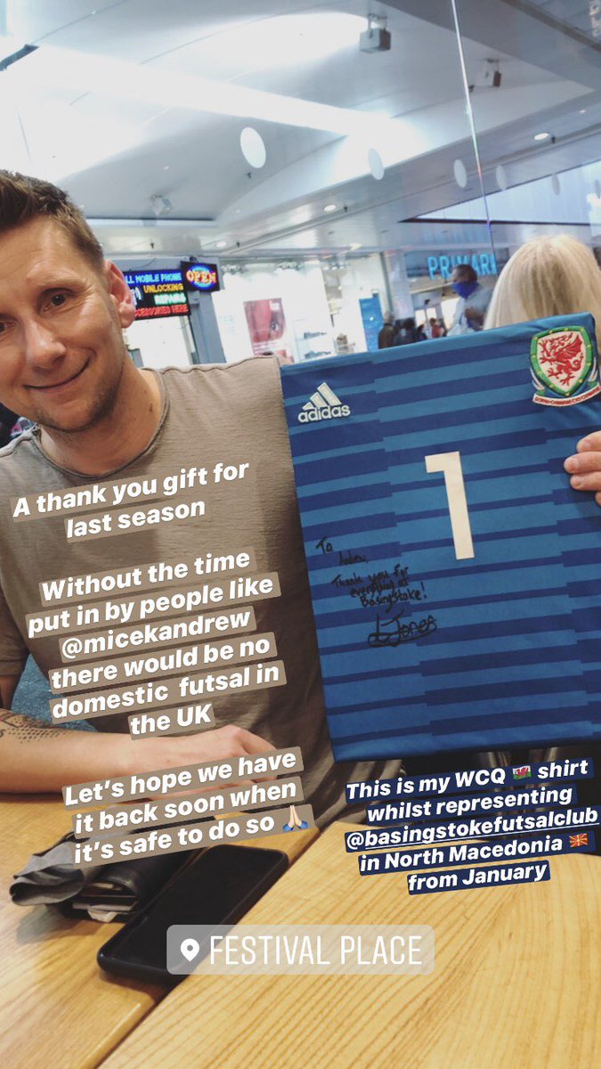 Lee Jones tweet media