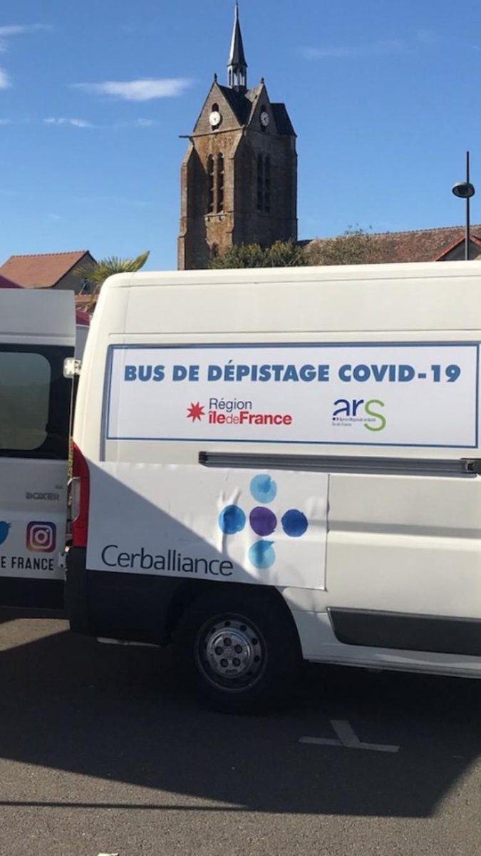 iledefrance's tweet photo. Pour s'adapter aux besoins des communes et territoires ruraux dans la lutte contre le #covid19, la Région lance une opération de dépistage mobile avec @ARS_IDF. Le premier bus de dépistage a démarré sa tournée aujourd'hui à Mormant (77). https://t.co/zJB1Z0HvPH https://t.co/ofr4VZddw8