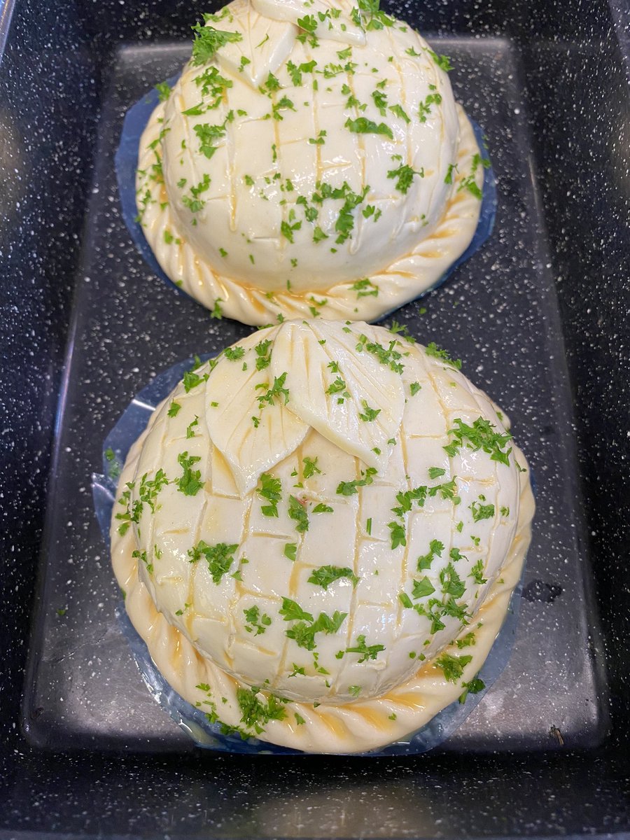 billycarey1's tweet photo. Individual beef wellingtons, tender succulent fillet steak wrapped in a coarse Ardennes pate encased in a buttery puff pastry. #midweektreat #beef #beefwellington #pastrygameisstrong #butcher #butchersofinstagram #butchershop #westmeon #hampshire @ArtisanButchery https://t.co/tmWfJaqwwS