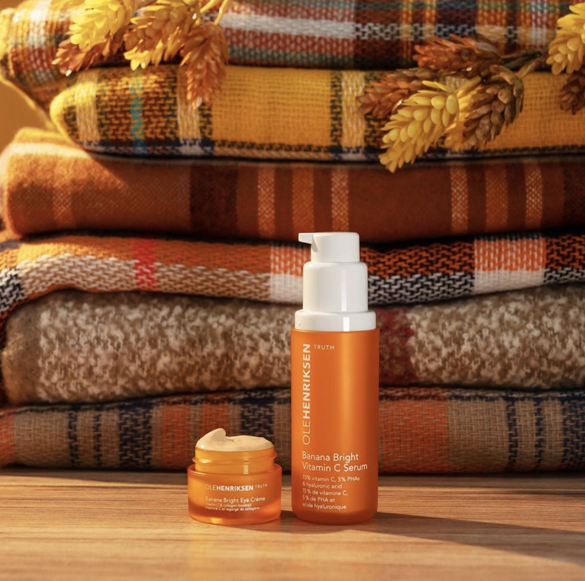 OleHenriksen's tweet photo. IT'S A #FLASHGIVEAWAY 🤩

Want to win our best-selling Banana Bright Eye Creme and Banana Bright Serum? Here's how to enter: 

1. Rt this tweet 
2. Follow @olehenriksen 
3. Tag a friend and tell them your favorite Fall activity 

Good luck 🧡 https://t.co/FGyzroUOHP
