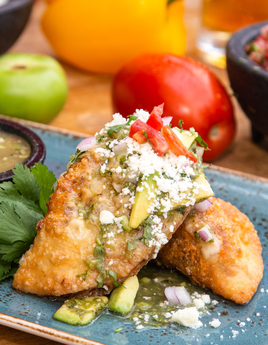 Fat_Rosies's tweet photo. Never turn down a turnover, especially a Mexican-style beefy-cheesy-salsa-stuffed turnover.

Empanadas available for dine-in, takeout, delivery. #FatRosies https://t.co/zjHMhxycgO
