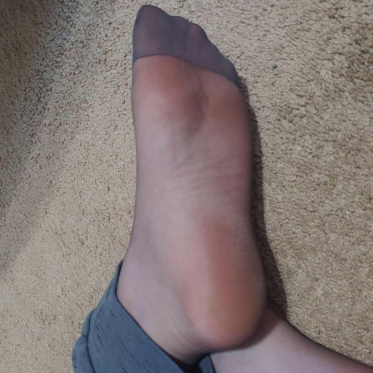 dadsonsocks's tweet photo. (Son) I got my first pair of ultra sheer socks sent to me by a friend! They might not be your style, but let me know! #dresssockfetish #sockfetish #dresssocks #otcsocks #overthecalfsocks #sheersocks #sheer #dadson #sonsocks #dadnson https://t.co/x9h7MAN0DB