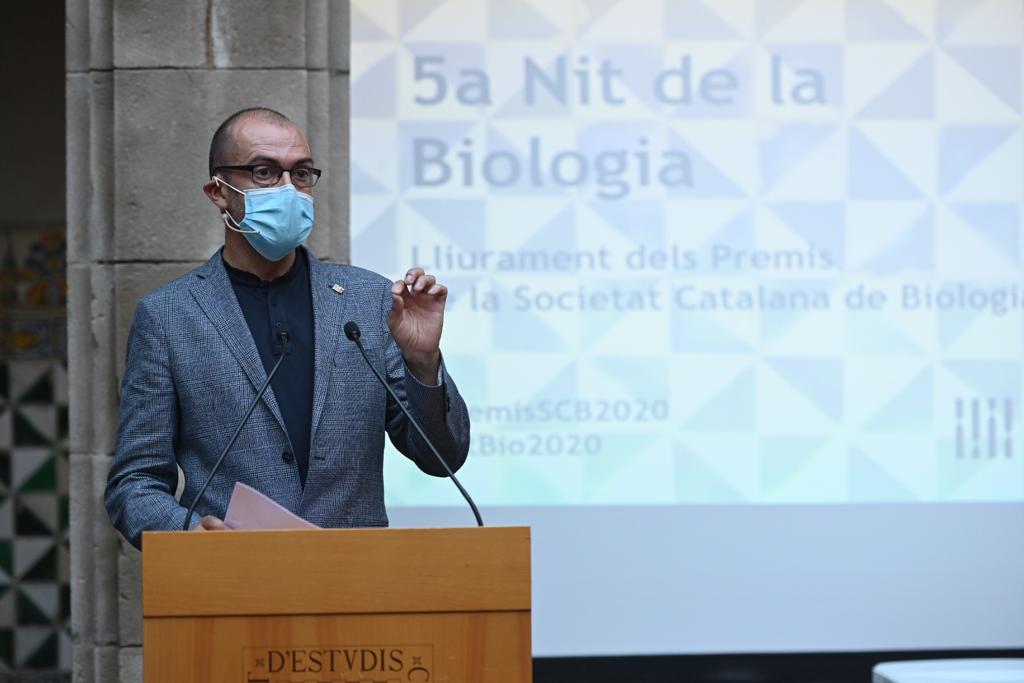 SCB_iec's tweet photo. Comença la #NitBio2020 al claustre de l’@iec amb la benvinguda per part del Dr. Josep Clotet, antic president de la SCB i vicerector de la @UICbarcelona, qui conduirà l’acte d’entrega dels #PremisSCB2020. https://t.co/YVyrSThLlr