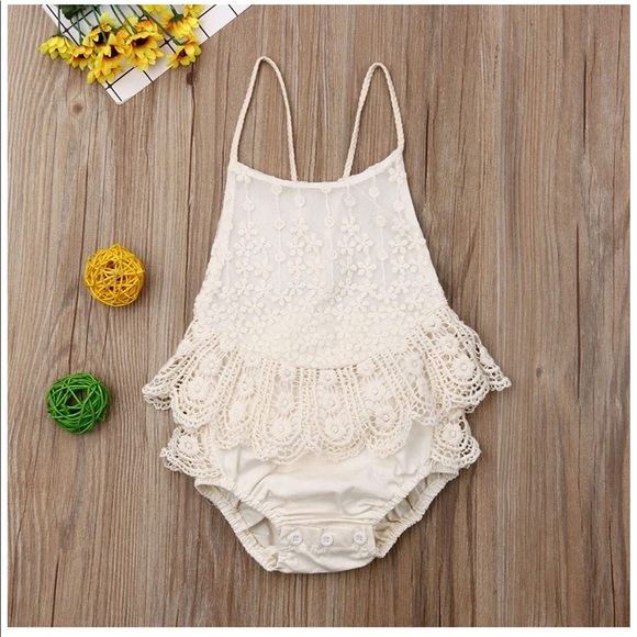 janell_lashley's tweet photo. So good I had to share! Check out all the items I'm loving on @Poshmarkapp #poshmark #fashion #style #shopmycloset #freepeople #hudabeauty: https://t.co/rvVkFrHtVR https://t.co/Bs63dpja1e