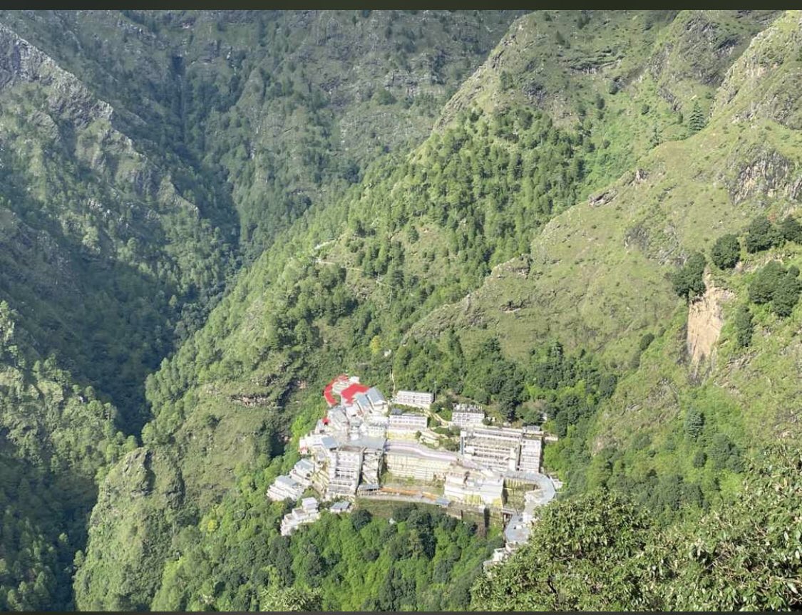 Rameshkumarias's tweet photo. Aerial view of Shri Mata Vaishno Devi Bhawan.Jai Mata Di https://t.co/Bb90eBcjJ7