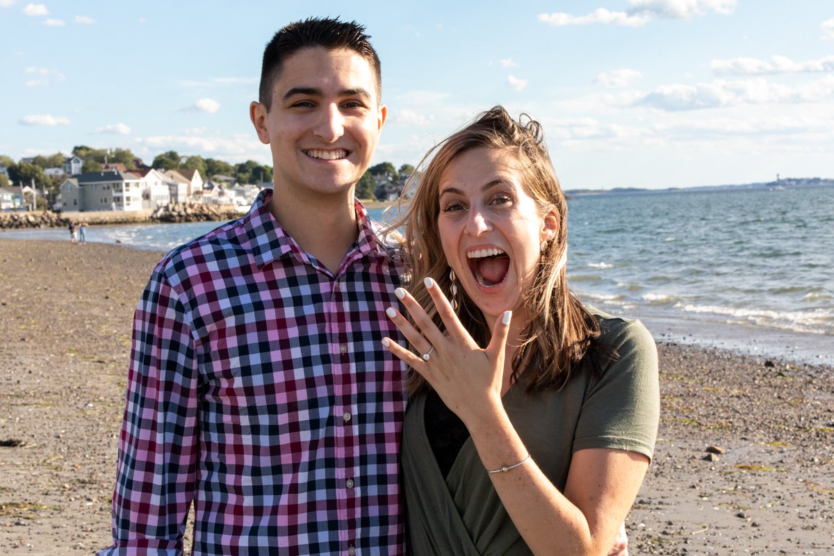 maddymontaquila's tweet photo. well obviously yes!!!!! @nickmontaquila 💍 https://t.co/wFtlNnuItH
