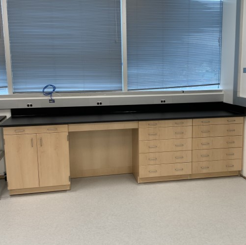 Fundermax_LA's tweet image. Medtronic is a world the leading manufacturer of wound closure products and advanced surgical devices. At their facility in North Haven, CT, Sydney Science installed maple wood casework with black fundermax phenolic countertops.
#fundermax #labfurniture #labplanning #laboratory