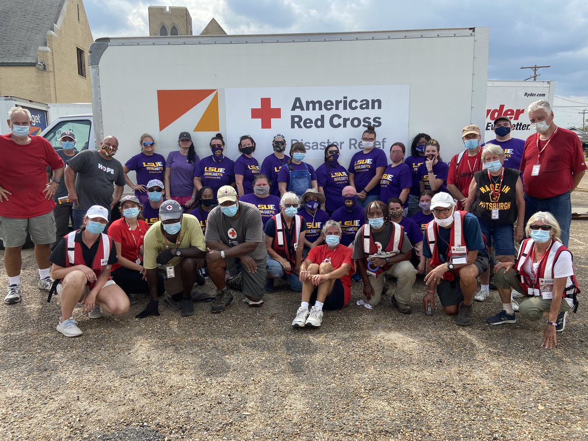 sorenson_nancee's tweet photo. PTK at LSUE volunteers to assist 750 families in Lake Charles!
#studentleadersrock
#alloneLSUE https://t.co/4nPlcuvqCO