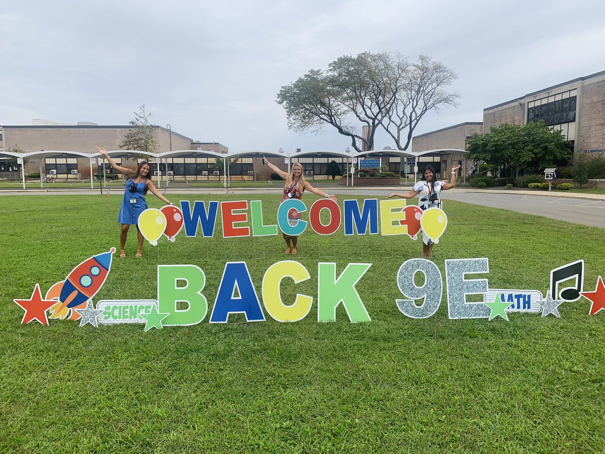 MissRinck's tweet photo. Back & better than ever🤩 No words to express how happy we are to be back at school together💙⚓️🌟 #SailorStrong #9wE @School9E @jshuldiner @aileencarey9e @jenmcgrath9 @Miss_Lundd https://t.co/ymjb3noHn8