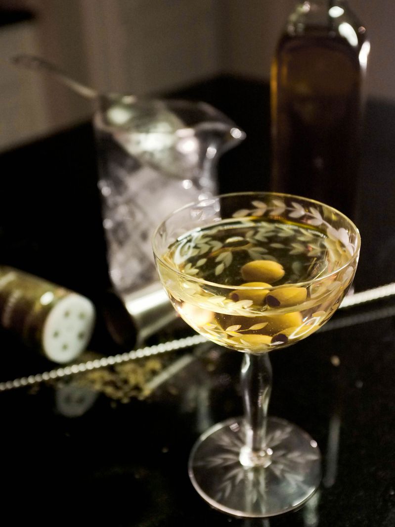 Antonio's spicy EVOO would go down a treat in one of these olive oil #martinis: saveur.com/story/recipes/…