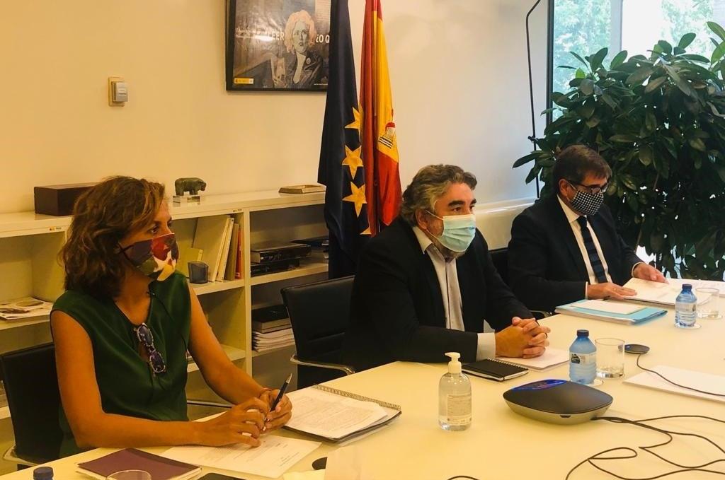 partidazocope's tweet photo. 💥 ÚLTIMA HORA | Acuerdo sobre el protocolo de vuelta de las competiciones no profesionales en España

💉 El Ministerio de Sanidad y las 17 CCAA decidirán la realización de los PCR

🤝 El acuerdo lo conforman el CSD, las Federaciones, el COE y las CCAA https://t.co/2Q4z3xcETk