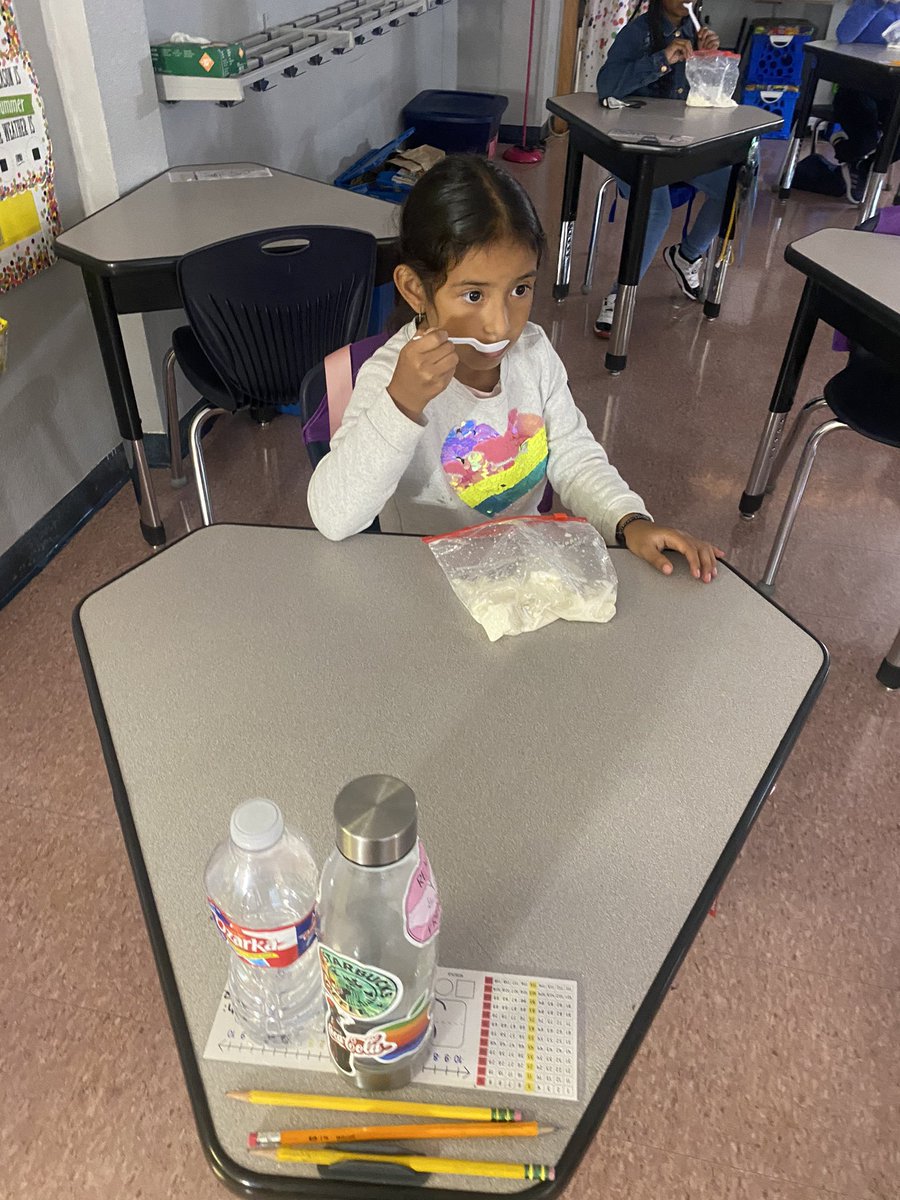 MsHaylieGuzman's tweet photo. Today has been the BEST day in Ms. Guzman’s class!! It’s #RedFriday AND Homeade Ice Cream Day for Science!❤️💛🏈🍦#isdstrong #isd2nd https://t.co/yGBo7DrRjD