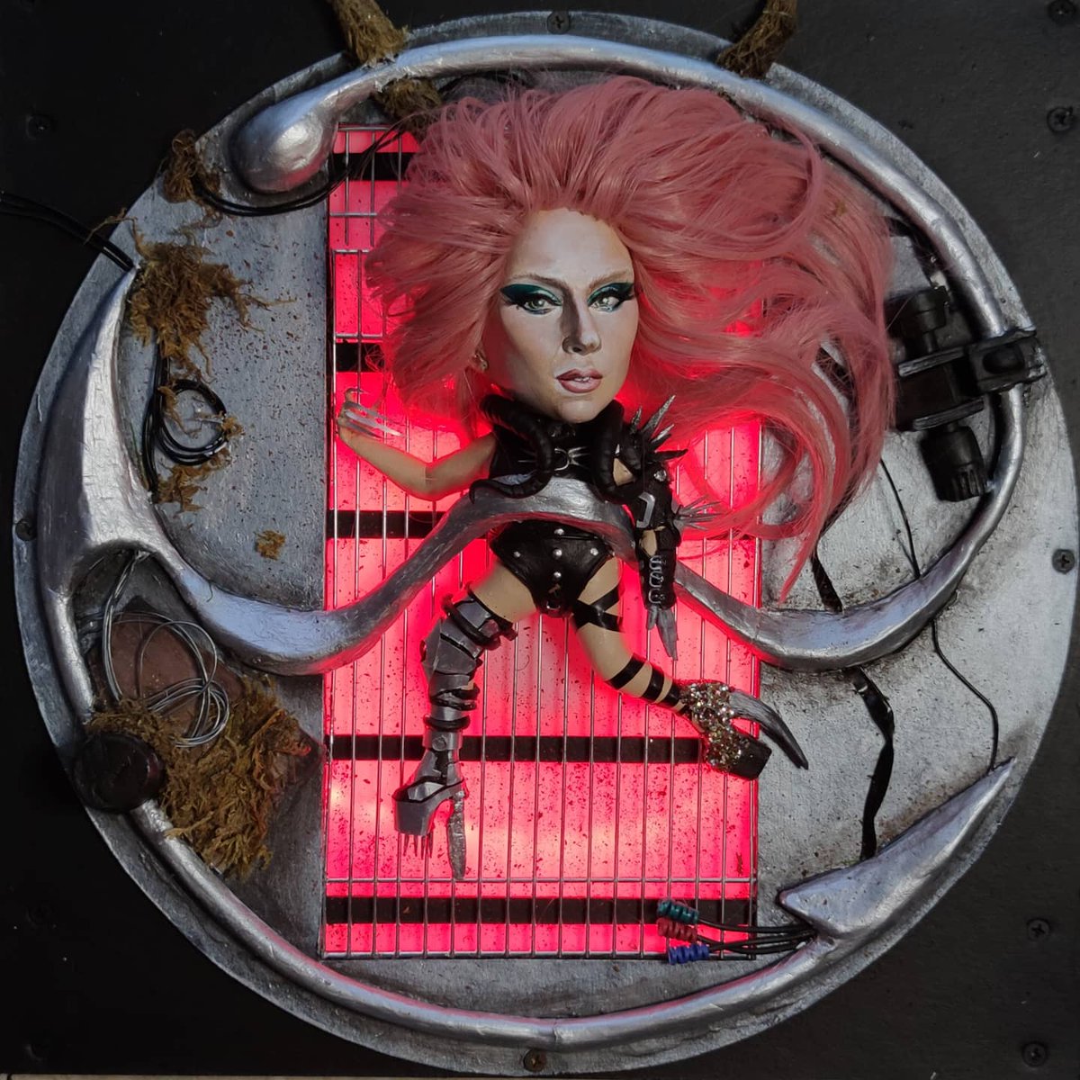 MINIGAGADOLLS's tweet photo. NEW #MiniGagaDoll inspired by the cover of new @LadyGaga 's album #Chromatica.

Hope you like it #Littlemonsters ♥️

#LadyGaga #Gagadolls #gagadoll #art #handmade #fanart https://t.co/xUNINKa9At