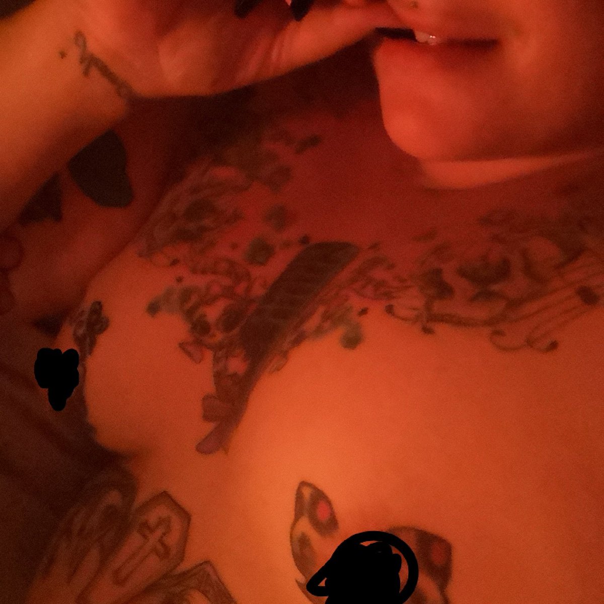 mz_sickness's tweet photo. Wishing I had some company
https://t.co/VWIuyaHXmK
https://t.co/WNzIjW2Nub
#bbwgodddess
#avn2020
#avnbbw
#onlyfansnewbie
#onlyfansbbw
#tits
#tattoos
#tattooedbbw
#pierced
#piercedbbw https://t.co/JmRhI6iNJC