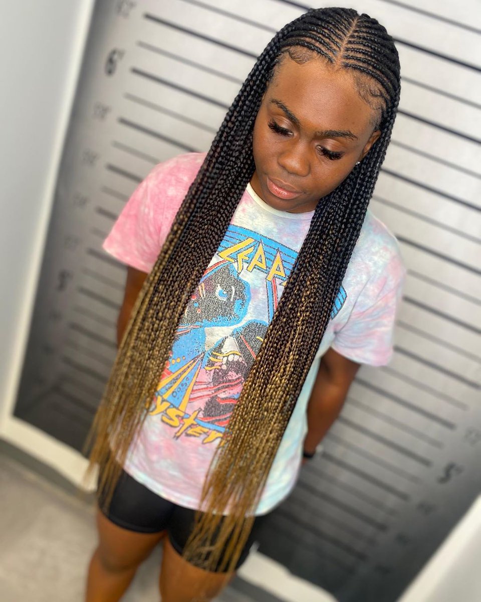 Touchedbytb_'s tweet photo. Black braids are BORING!
Liv a LIL check out @the_braid_collection 💜 I decided to go with Cartel  Couture for this ombré blend 🥰 #Touchedbytb_ #upanddown  #knotlessbraids  #knotlessbraids  #feederbraids  #feedinbraids  #feedins  #feedincornrows  #protectivestyles  #ombrebraids https://t.co/JsJQ3cApQL