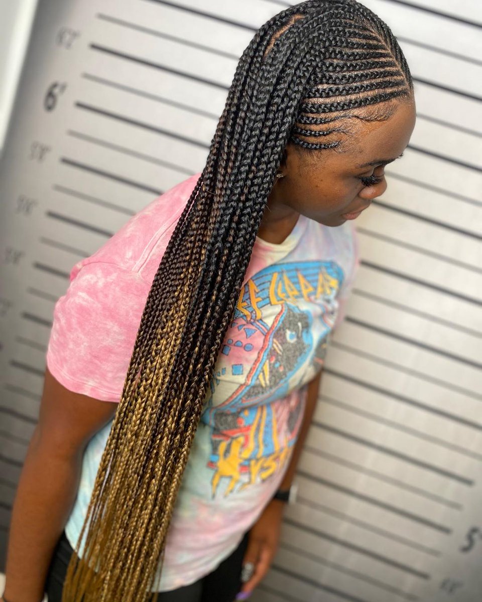 Touchedbytb_'s tweet photo. Black braids are BORING!
Liv a LIL check out @the_braid_collection 💜 I decided to go with Cartel  Couture for this ombré blend 🥰 #Touchedbytb_ #upanddown  #knotlessbraids  #knotlessbraids  #feederbraids  #feedinbraids  #feedins  #feedincornrows  #protectivestyles  #ombrebraids https://t.co/JsJQ3cApQL