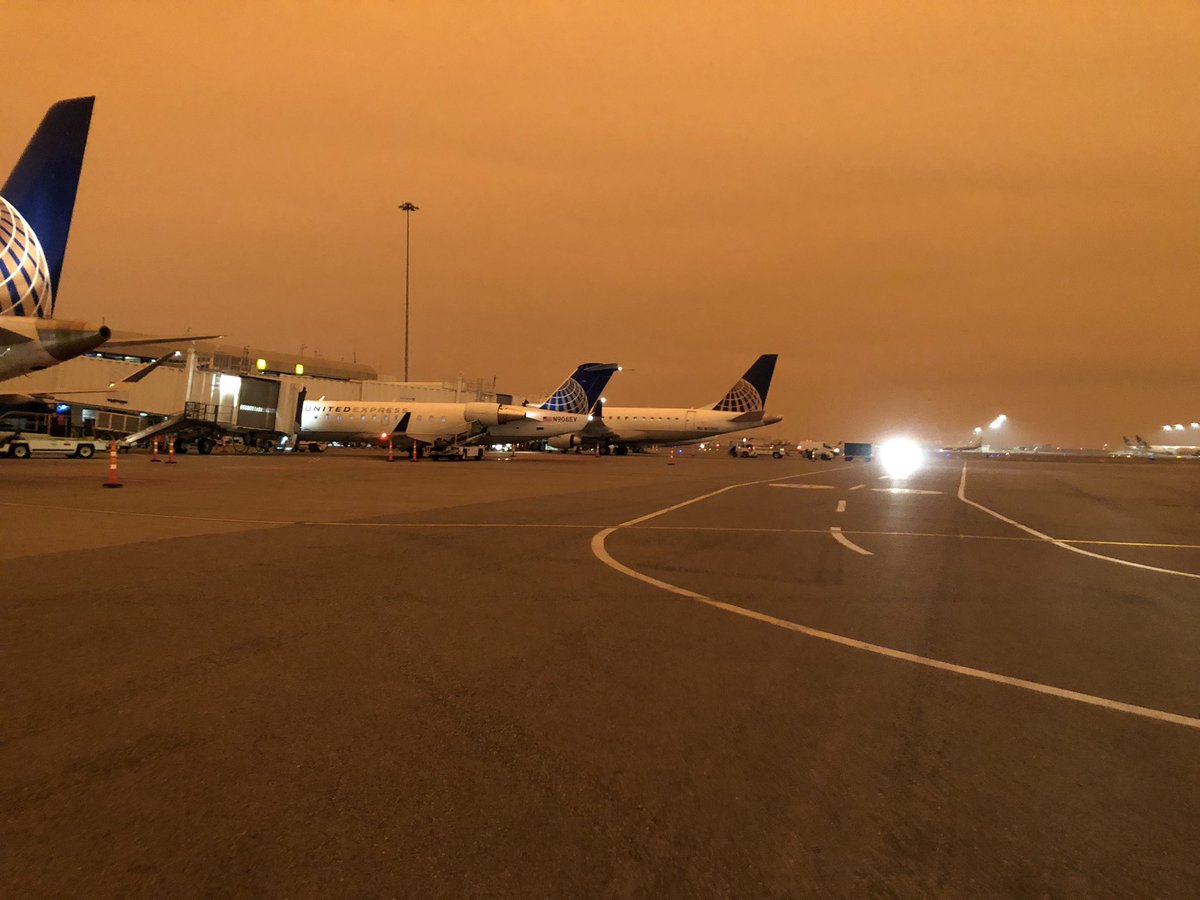 Tweety9161's tweet photo. Team SFO working under smoky conditions! 😷May the weather get better soon! 🙏🏼Stay safe! @weareunited #beingunited https://t.co/LMLYMR9sjD