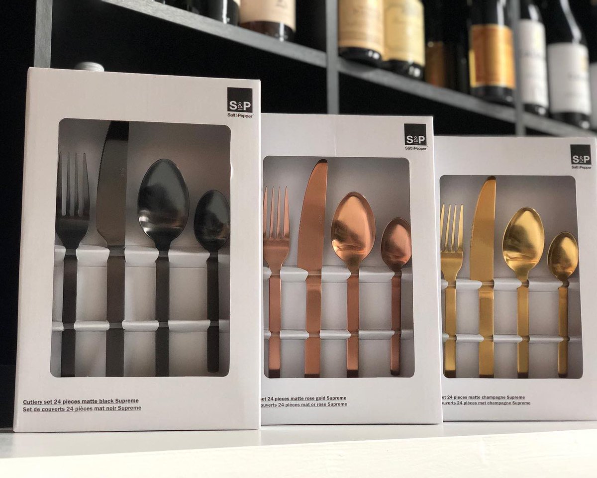 Prachtige besteksets, leuk voor jezelf maar ook heel leuk als cadeau!
.
.
.
#wijnbasket #saltandpepper #cadeau #bestekset #bestek #goud #roségoud #zwart #mat