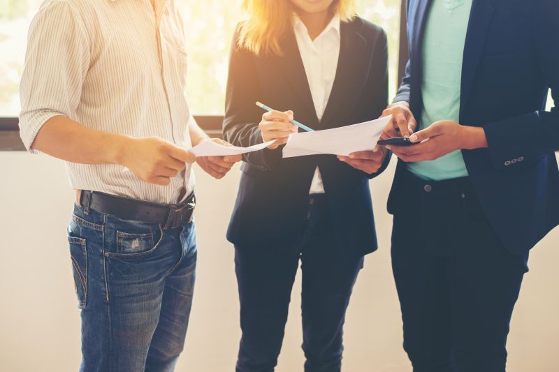 [RH] EMPLOI DES JEUNES : DE NOUVELLES AIDES À L'EMBAUCHE

De nombreux secteurs d’activité sont durement touchés par le contexte sanitaire. Pour encourager les employeurs à poursuivre les recrutements, le gouvernement a pris des mesures en faveur de l’embauche des jeunes.