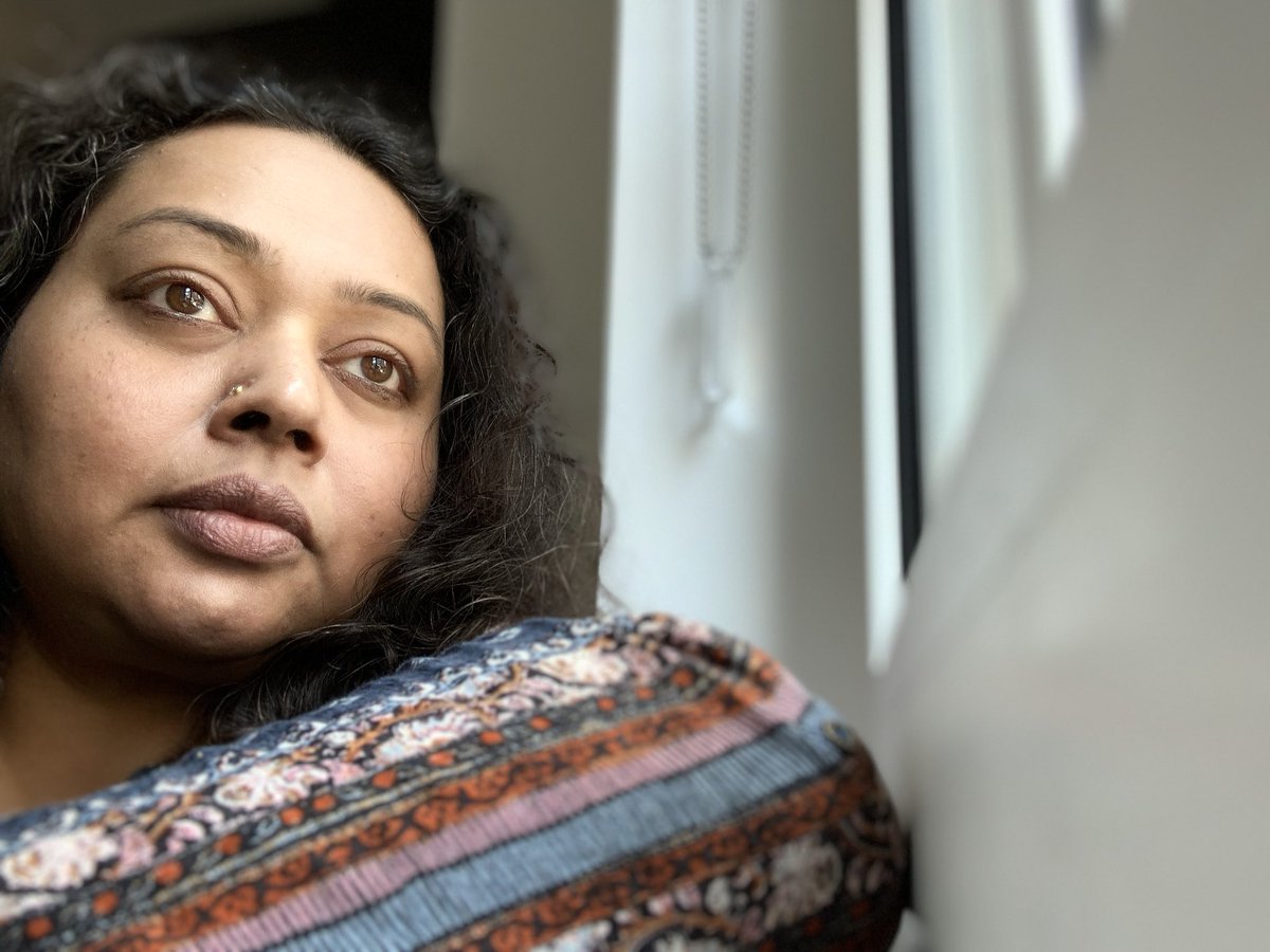 PriyaTRaj's tweet photo. I have a bionic arm that can take selfies that don’t look like selfies. At Bombay House, in the middle of a project, taken more than a year ago. #Throwback #Selfie #portrait #timepass https://t.co/V8xsErdZoD