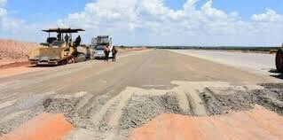 BabaMwita's tweet photo. Tafsiri ya Kijiji, kina idadi ya watu kati ya 500 na 2500. Sasa, unawezaje kujenga Airport na Stadium kwenye Kijiji. Ufike wakati tuwe SERIOUS na matumizi ya fedha za Umma. Tungeweza kujenga zaidi ya ZAHANATI 150 na kuhudumia maelfu ya Watu. https://t.co/uZQhC2pfNh