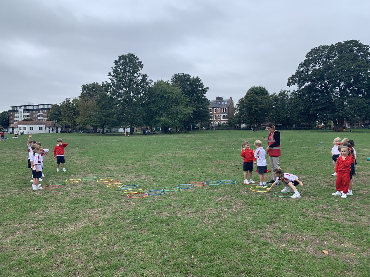 BroomwoodPSport's tweet photo. This morning @NWSbh_Class1 enjoyed their first trip to the common. #NWSbhFirstdayback #NWSbhlLs #FundayMonday https://t.co/JbD4hUWQyv