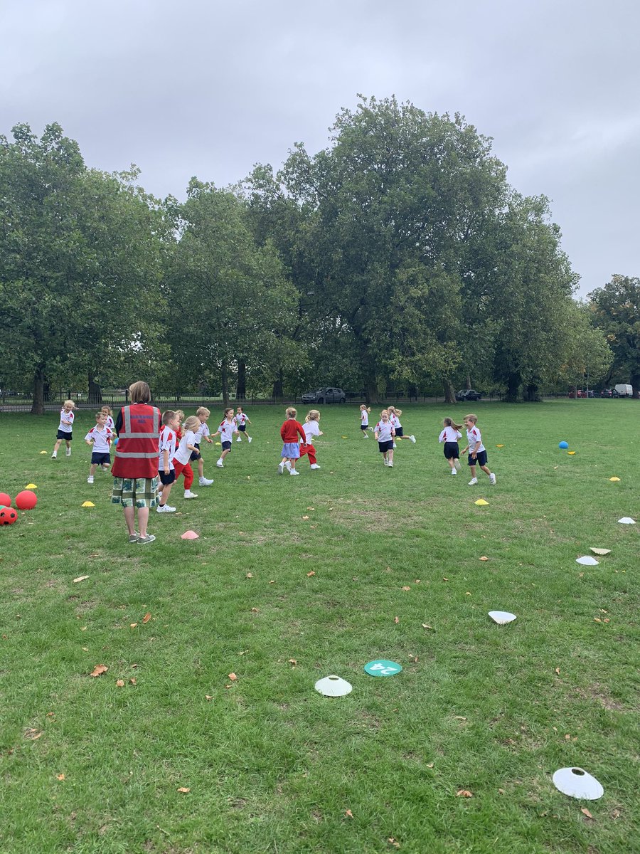 BroomwoodPSport's tweet photo. This morning @NWSbh_Class1 enjoyed their first trip to the common. #NWSbhFirstdayback #NWSbhlLs #FundayMonday https://t.co/JbD4hUWQyv