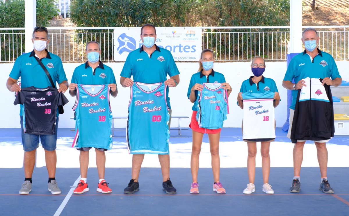 deportesrinconv's tweet photo. Rincón Basket Club comenzó los entrenamientos e inició así lo que esperemos sea una larga historia llena de éxitos.
Desde aquí les queremos desear toda la suerte del mundo, que con las ganas y la pasión que le ponen no la necesitarán.

#RincóndelaVictoria
@RINCONBASKETCL1 https://t.co/kckIbJYaND