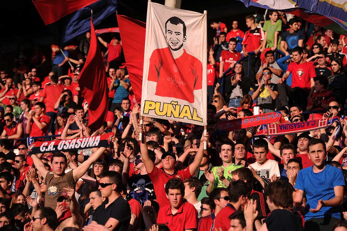 As a kid he went to El Sadar with his dad, remembering the flares and when the fences came up to keep fans from throwing stuffAt the start of his career Puñal would split his time between football and work. Going to training in the morning and the factory in the evening