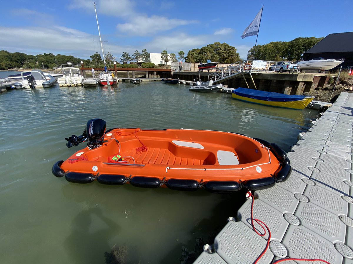 rebelmarineiow's tweet photo. New addition to our fleet! 
We have taken delivery of our new Rigiflex 400 from @BHGMarine and 20HP Mercury from @BembridgeMarine

Customised by our team, now ready to get to work! 
The perfect inshore safety/work boat.  Get in touch to discuss your job https://t.co/HAwogt6k8B https://t.co/5Sau1SAi0m