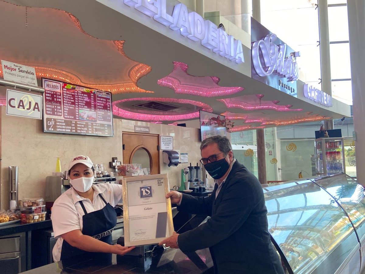 DMPTDgo's tweet photo. Continuamos con la entrega del “Distintivo 1ero Tu Salud”; cada vez son más empresas las que cumplen los lineamientos y están comprometidos con las y los duranguenses y visitantes, listos para una reactivación turística.
#SomosDurango
#SorpréndeteDeDurango https://t.co/bud3XC1fQN